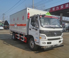 程力威牌CLW5122XZWB5型雜項(xiàng)危險(xiǎn)物品廂式運(yùn)輸車