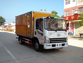 程力威牌CLW5045XZWC5型雜項(xiàng)危險(xiǎn)物品廂式運(yùn)輸車