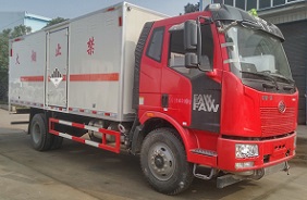 程力威牌CLW5180XZWC5型雜項(xiàng)危險(xiǎn)物品廂式運(yùn)輸車