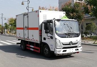 程力威牌CLW5040XZWB6型雜項(xiàng)危險(xiǎn)物品廂式運(yùn)輸車(chē)