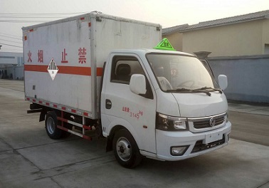 程力威牌CLW5035XZWE5型雜項(xiàng)危險(xiǎn)物品廂式運(yùn)輸車(chē)