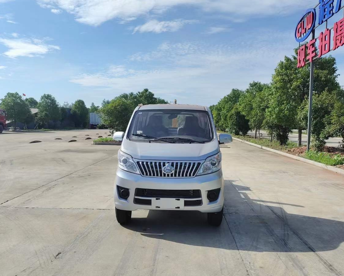長(zhǎng)安純電動(dòng)勾臂垃圾車